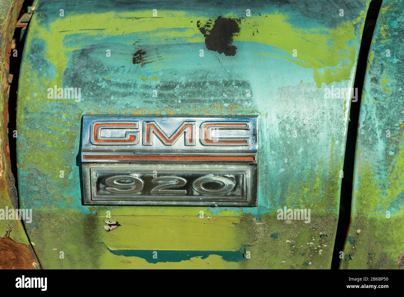Cassiar, Colombie-Britannique, Canada - le 24 juillet 2017 : logo sur un GMC 920, qui était une version canadienne seulement de ce camionnette Banque D'Images