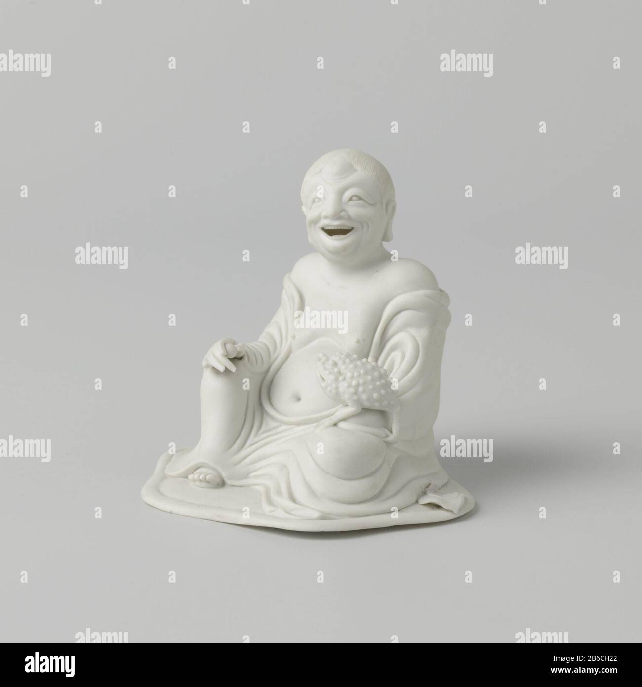 Statue d'une Liu Hai assise avec son chemin Beeld van ongegazaur porselein op een plat voetstuk. Zittend beeld van Liu Hai, lachend met blate borst en buik; op zijn linkerknie zit zijn pad en zijn rechter main houdt hij parel een. Geerkt op de onderzijde met het vier-Karakter Vervaardiger: Smerk van Jiang Minggao. Les twee sont en panne. Biscuit. Fabricant pottenbakker: Minggao. JiangPlaats fabrication: Chine rencontres: CA. 1675 - env. 1699School / stijl: Qing-dynastie (1644-1912) / Kangxi-period (1662-1722) kenmerken physique: Porséléine matériel: Porséléine Techniek: Vormen / stempelen Dimensio Banque D'Images