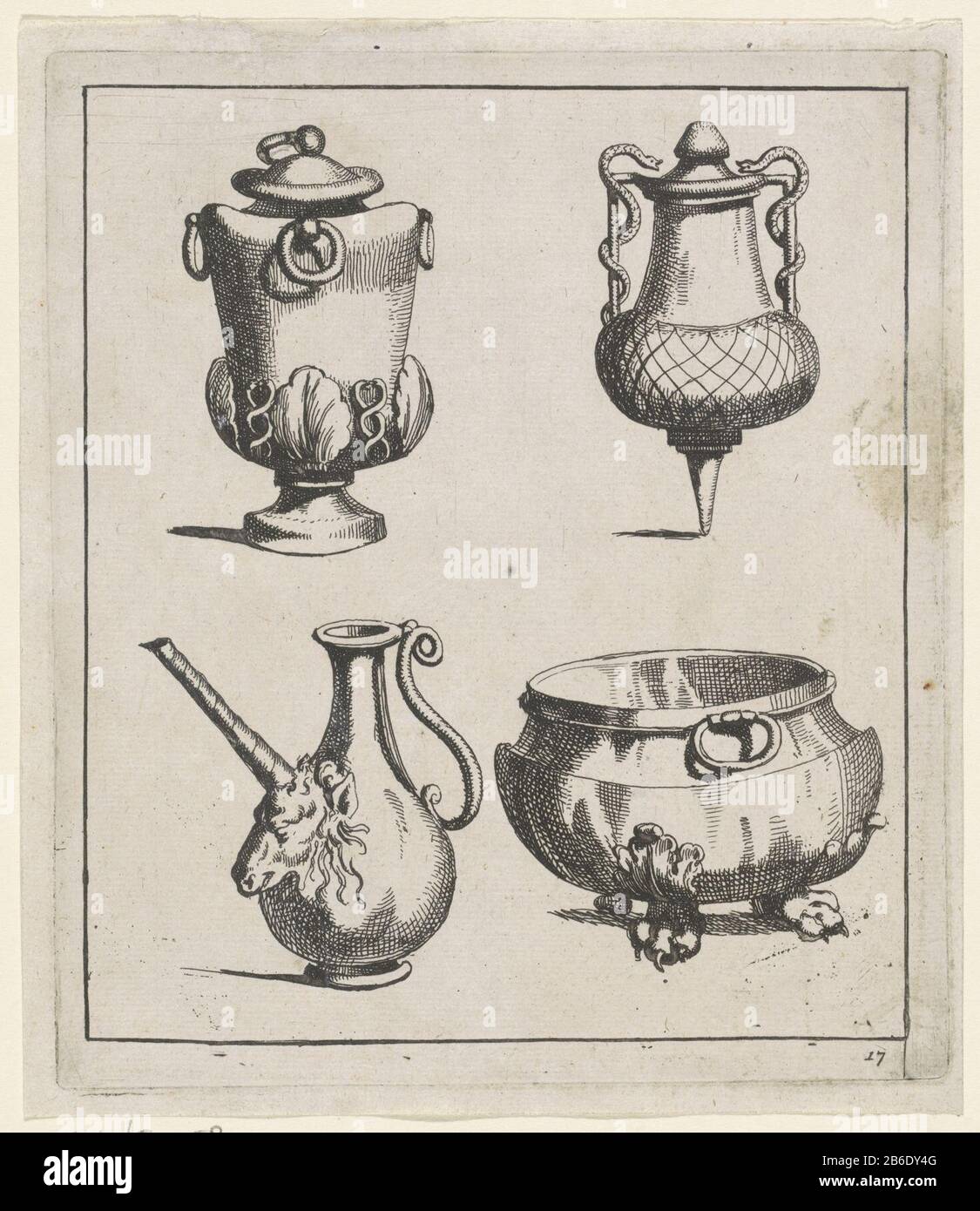 Feuille pour la conception de la vaisselle feuille avec design pour la vaisselle. En bas à droite numéroté: 17. Fabricant : Print maker: Fabrication anonyme: Italie (possible) Date: 1650 - 1800 Caractéristiques physiques: Matière de gravure: Technique du papier: Dimensions de gravure: Bord de la plaque: H 165 mm × W 142 mm Objet: Ornements  bateau-à-boire Banque D'Images