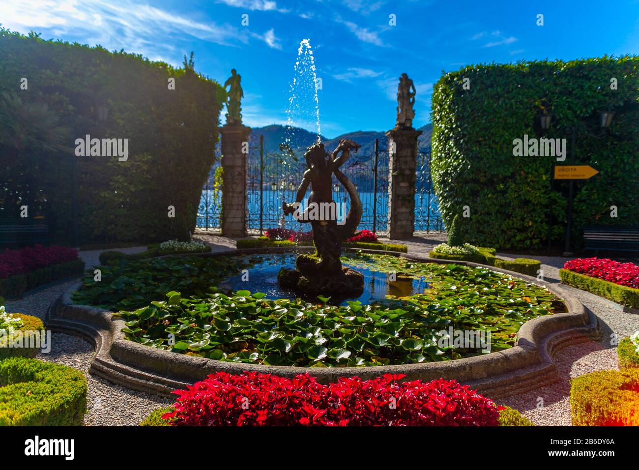 La fontaine de la magnifique Villa Carlotta sur le lac de Côme, Italie Banque D'Images