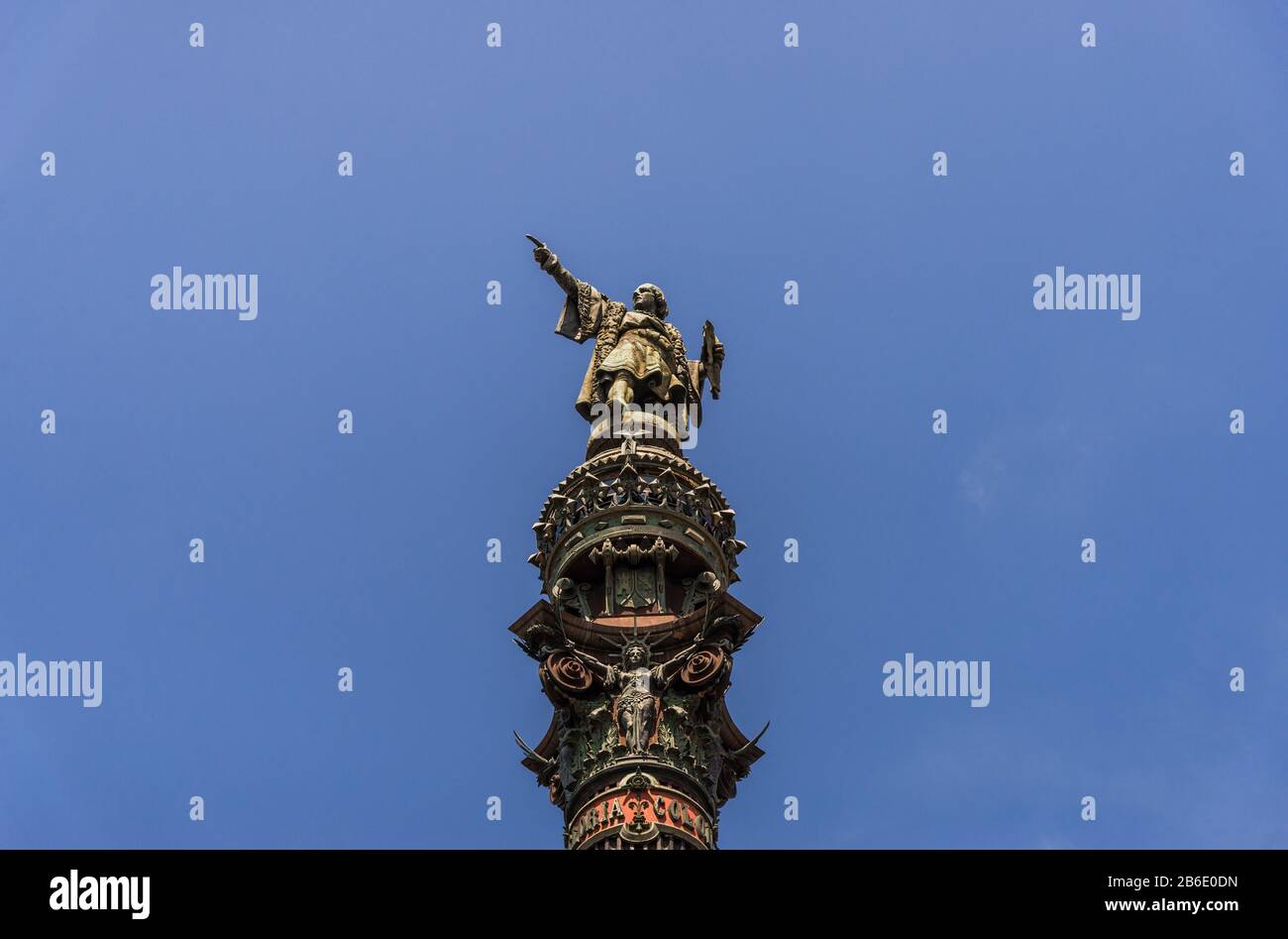 Monument à Columbus dans la zone portuaire de Barcelone, Espagne. Banque D'Images