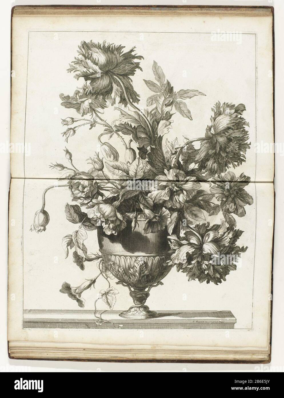 Bloemenvaas Books Vaze Plusieurs des faicts Après les fleurs naturelles (serietitel) vase de fleurs Où: En fleurs. Imprimer une partie d'un album. Fabricant : printmaker Jean Baptiste Monnoyernaar design: Jean Baptiste Monnoyeruitgever Jean Baptiste Monnoyer (propriété cotée) fournisseur de privilèges: Louis XIV (roi de France) (bâtiment classé) fabrication De Lieux: Paris Date : CA. 1680 - env. 1695 Caractéristiques physiques: Matériau de gravure: Technique du papier: Dimensions de gravure: Bord de la plaque: H 487 mm × W 372 mm Sujet: Fleurs dans un vase Banque D'Images