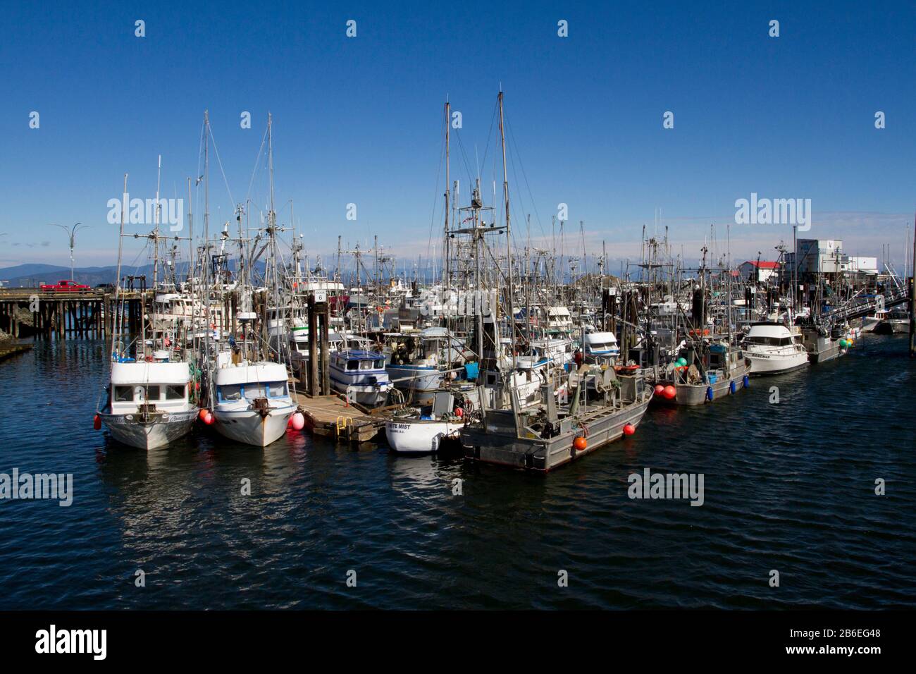 Bateaux de pêche commerciaux dans le port de French Creek, près de Parksville, île de Vancouver, C.-B., Canada Banque D'Images