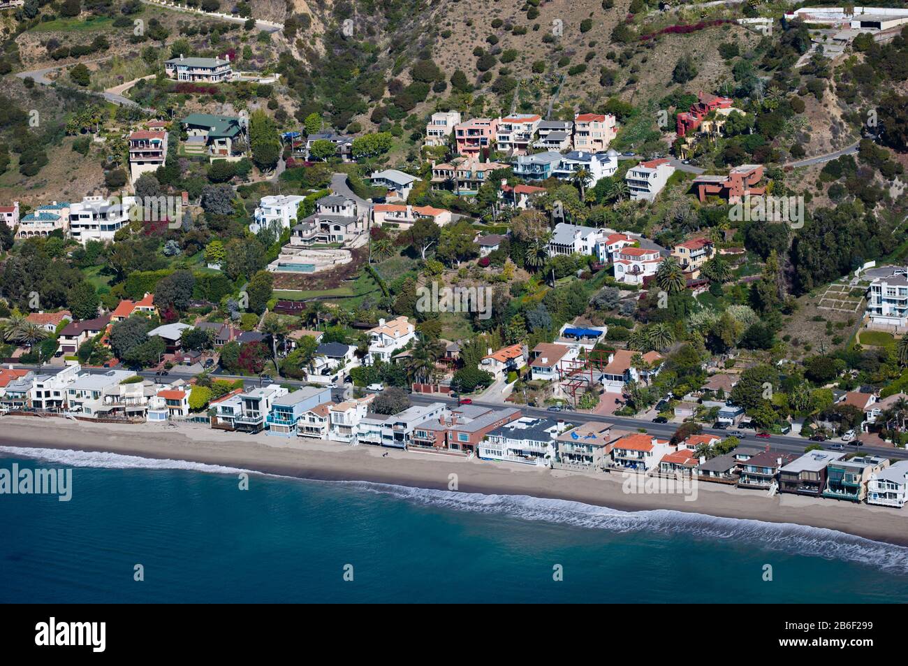 Bâtiments sur la côte, Malibu, Pacific Coast Highway, Los Angeles County, Californie, États-Unis Banque D'Images