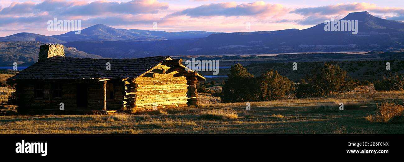 Chalet Historique À Ghost Ranch, Abiquiu, Comté De Rio Arriba, Nouveau-Mexique, États-Unis Banque D'Images