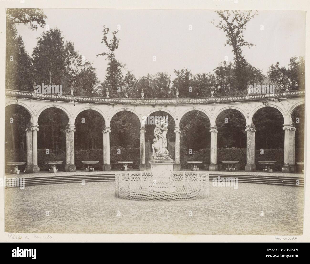 La Colonnade Chateau De Versailles Banque D Image Et Photos Alamy La Colonnade Chateau De Versailles Banque D Image Et Photos Alamy