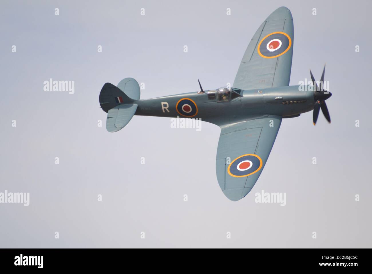 Spitfire Flyby au Southport Airshow. Banque D'Images
