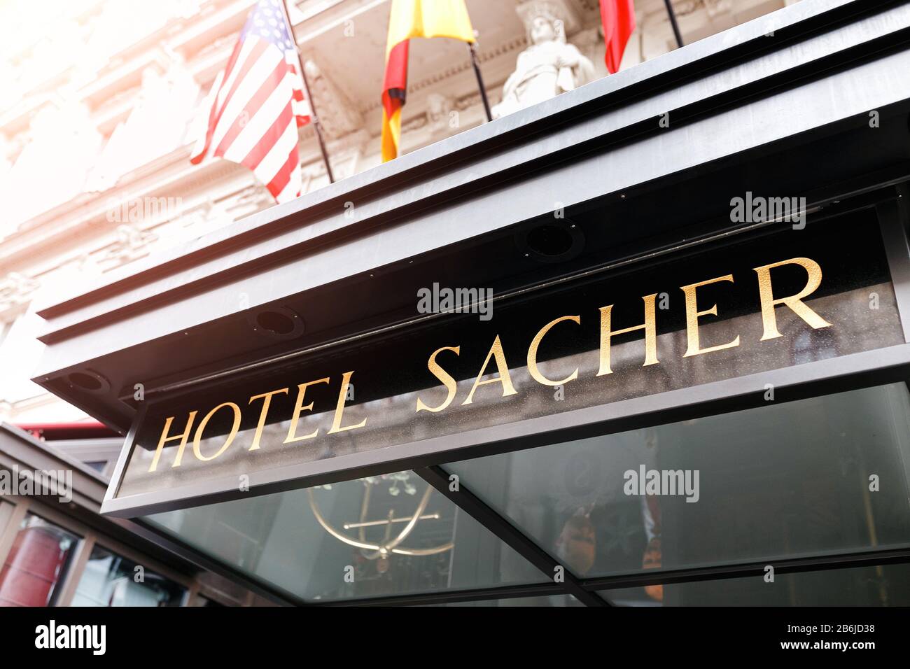Vienne, AUTRICHE, 23 MARS 2017 : le célèbre hôtel cinq étoiles de luxe Sacher à Vienne, où de nombreuses célébrités y ont séjourné Banque D'Images