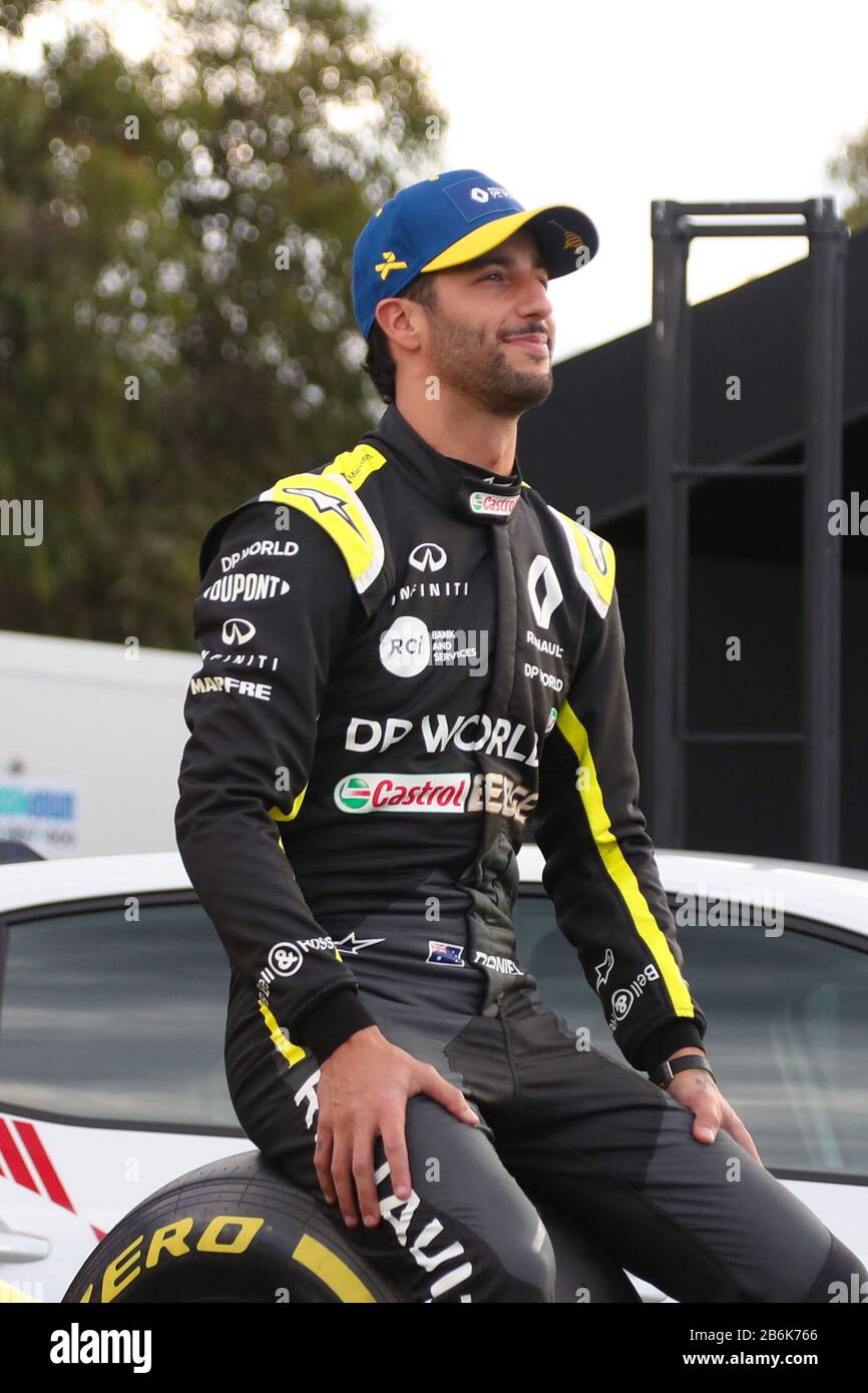 Albert Park, Melbourne, Australie. 11 mars 2020. Championnat du monde de Formule 1 FIA 2020 - Formule 1 Rolex Grand Prix d'Australie - Renault F1 Team Livery Révélez de la 2020 R.S.20 avec les pilotes - No.3 Daniel Ricciardo (Australie) et N°31.Esteban Ocon (france)image Credit: Brett keating/Alay Live News Banque D'Images