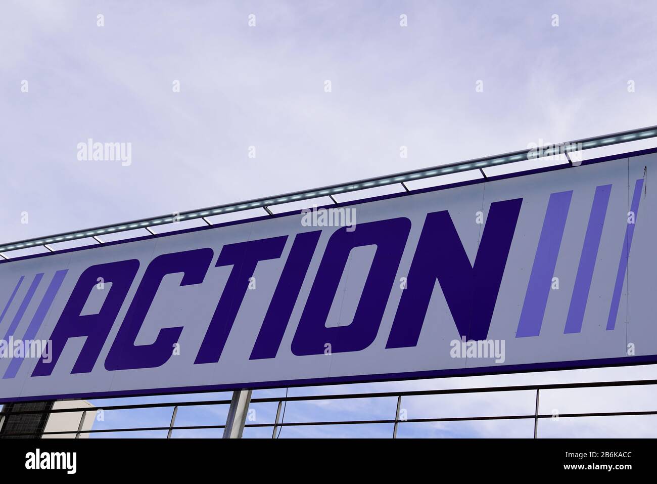 Bordeaux , Aquitaine / France - 10 30 2019 : enseigne de l'action logo du magasin de grande valeur en néerlandais boutique à petit budget Banque D'Images Bordeaux , Aquitaine / France - 10 30 2019 : enseigne de l'action logo du magasin de grande valeur en néerlandais boutique à petit budget Banque D'Images