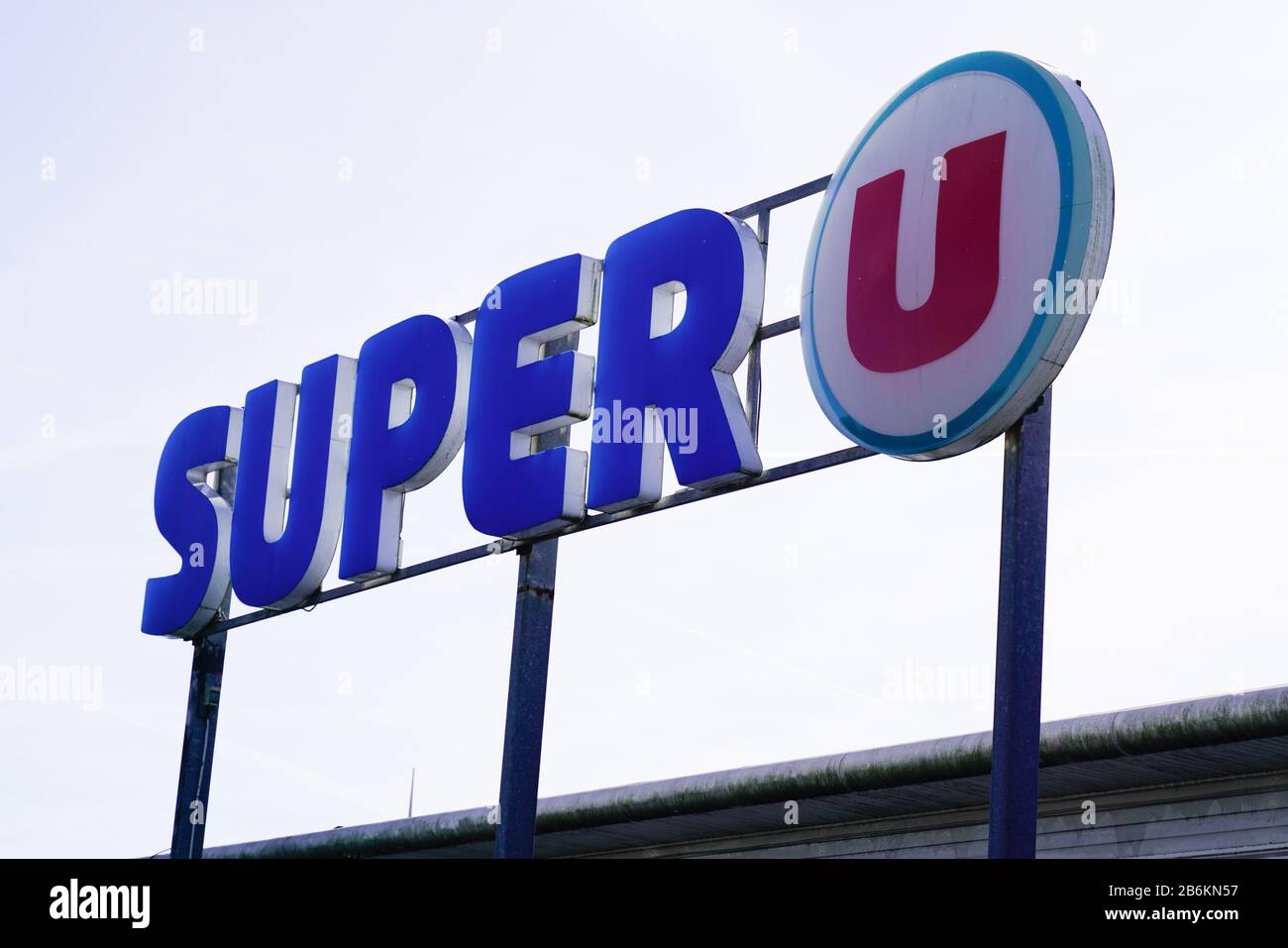 Super U Supermarket Sign Banque D Image Et Photos Alamy