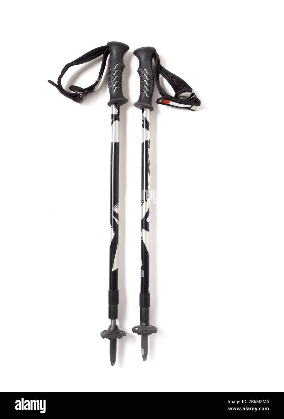 Une paire de bâtons de randonnée ou de bâtons de ski isolés sur fond blanc  Photo Stock - Alamy