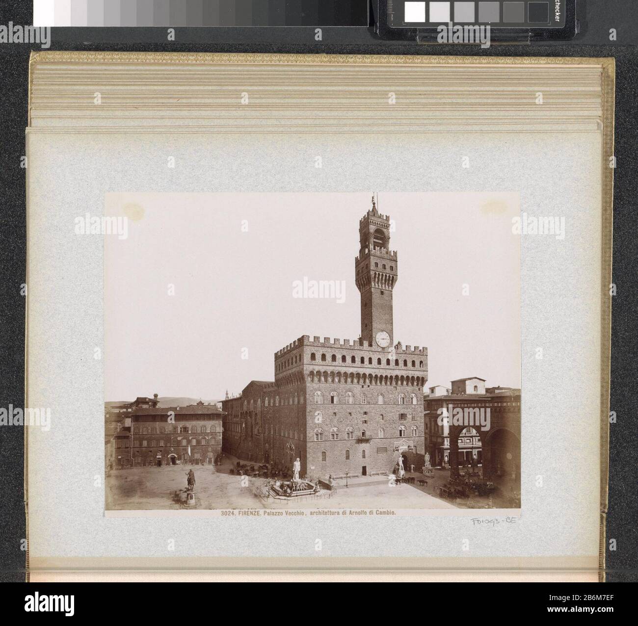 Extérieur van het Palazzo Vecchio aan de Piazza della Signoria à Florence FIRENZE Palazzio Vecchio, Architecettura di Arnolfo di Cambio (objet titel op) Onderdeel van Reisalbum met Foto's van beziens Banque D'Images
