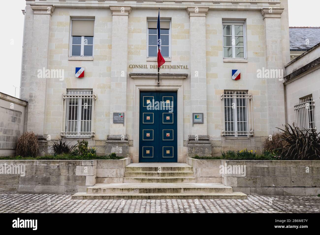 Tours, France - 8 février 2020 : détail architectural du Conseil ministériel de l'Indre et de la Loire en hiver Banque D'Images