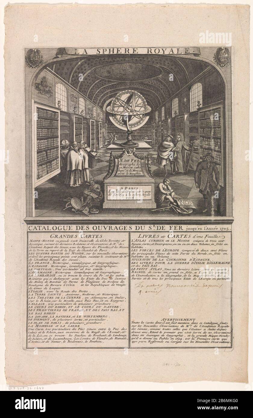 Intérieur de la boutique de cartographe, de créateur d'impression et d'éditeur Nicolas de fer au Quai de l'horloge à Paris, appelée "A la Sphère Royale". Dans une chambre remplie de livres sont des chiffres différents. Au premier plan, un globe céleste avec sur les deux côtés putti. Fabricant : print maker: Anonyme Publisher: Nicolas The FerPlaats fabrication: Paris Date: 1705 Caractéristiques physiques: Gravure et engraissement matériau: Papier technique: Gravure / engraissement (processus d'impression) mesures: Bord de la plaque: H 362 mm × W 251 mm Sujet : librairie, sphère booksellerarmillary, ciel céleste globe eleton, publ Banque D'Images