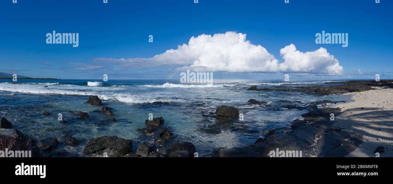 Vue sur la mer et le littoral, South Kona, Hawaï, États-Unis Banque D'Images