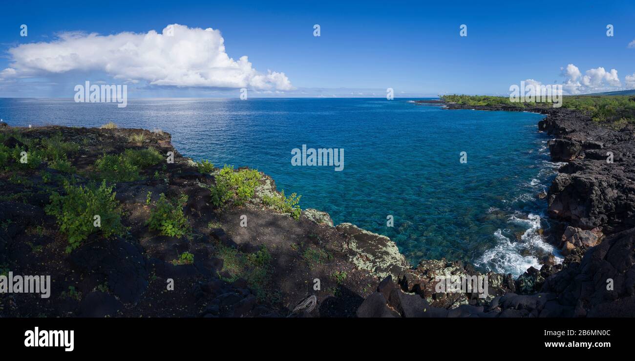 Vue sur la mer et le littoral, South Kona, Hawaï, États-Unis Banque D'Images