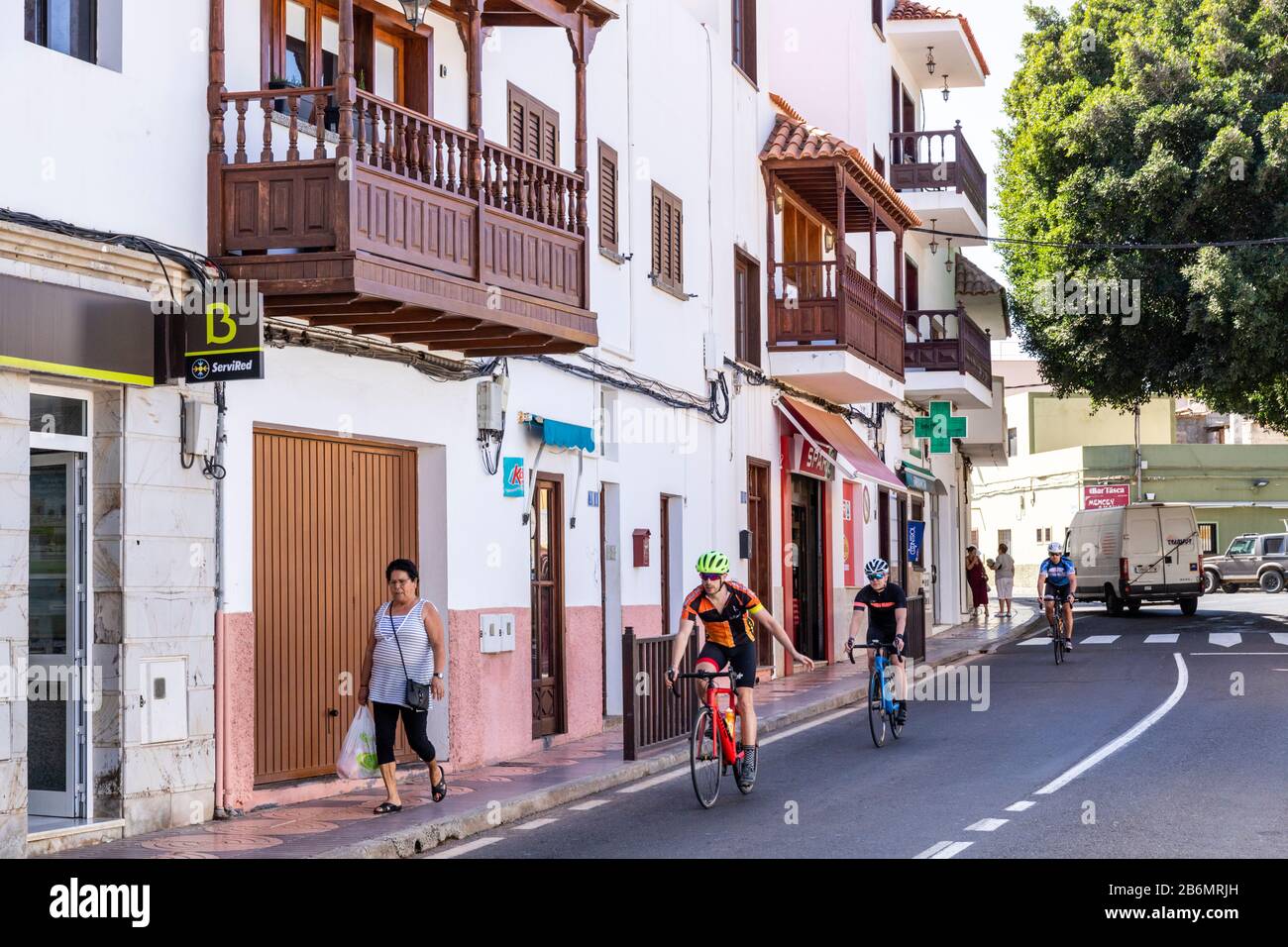 Cyclistes à Pajara sur l'île des Canaries de Fuerteventura Banque D'Images