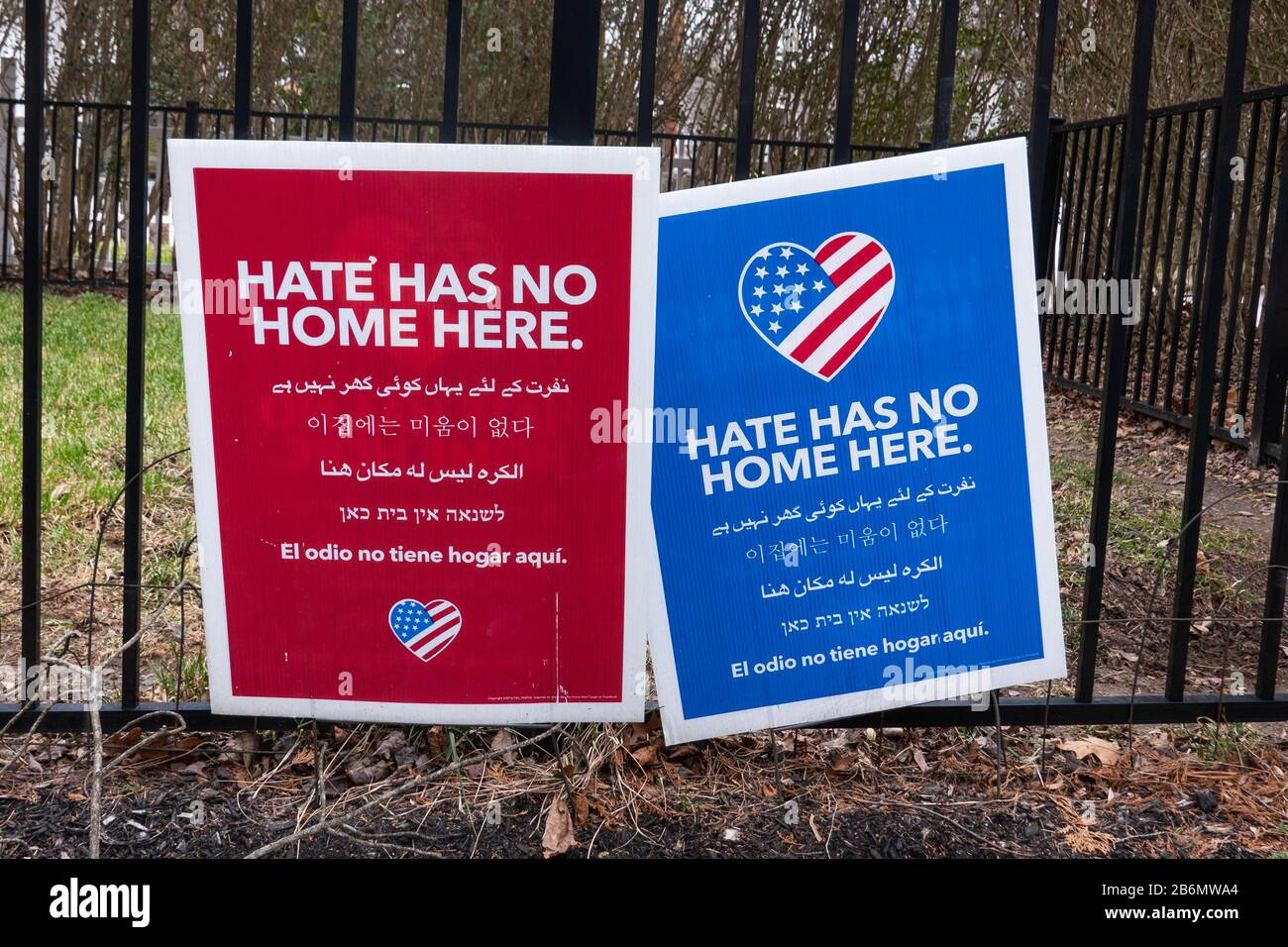Glenside, PA - 28 janvier 2020: Signes pour Hate N'A pas de maison Ici, un mouvement a commencé par des voisins du quartier de Chicago North Park, construit sur l'idée Banque D'Images