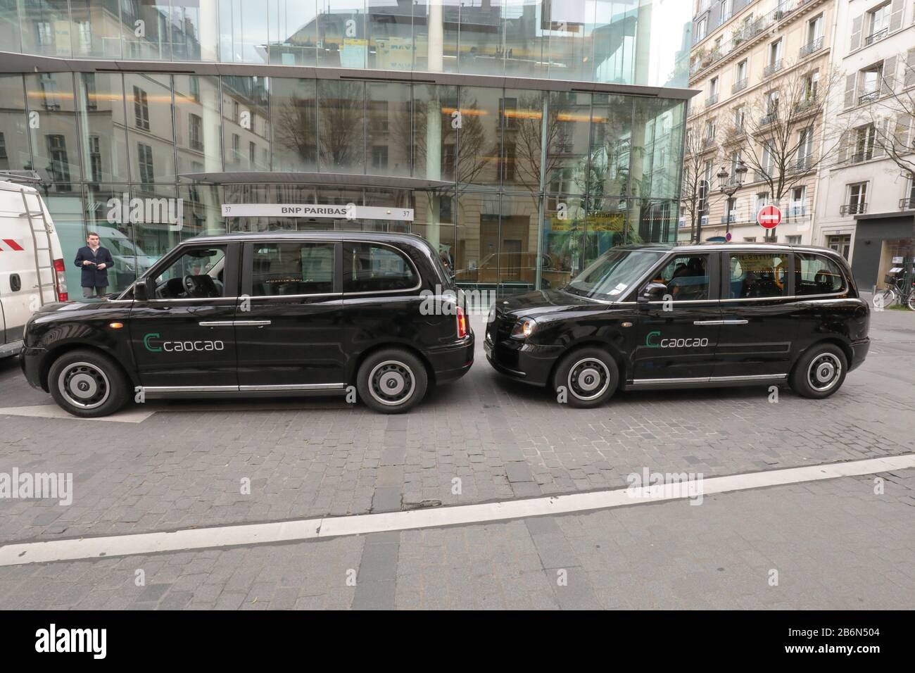 CAOCAO, UN SERVICE CHINOIS VTC, ARRIVE À PARIS Banque D'Images