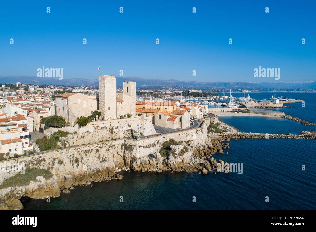 Vue aérienne de la vieille ville d'Antibes sur la Côte d'Azur Banque D'Images