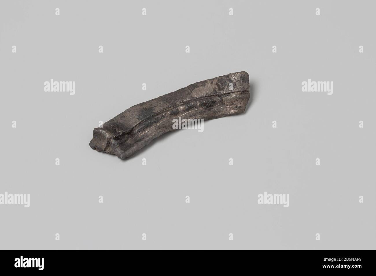 15,2/ cm ou 20,3/ cm poli en m/étal argent/é Crucifix sur pied BNIB 8 high