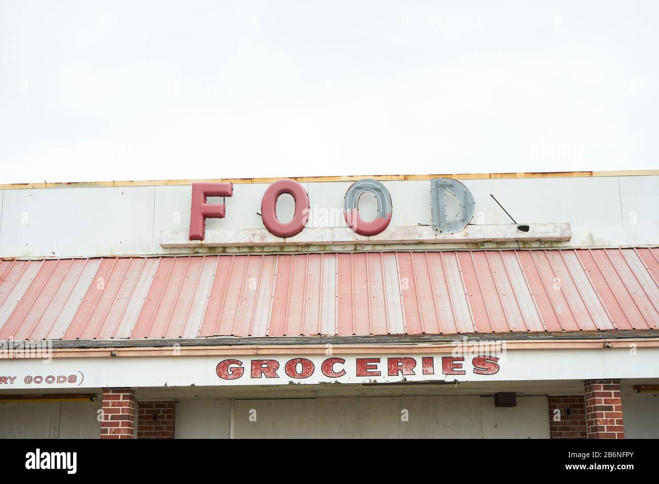 Épicerie abandonnée dans le sud de la Louisiane. Banque D'Images
