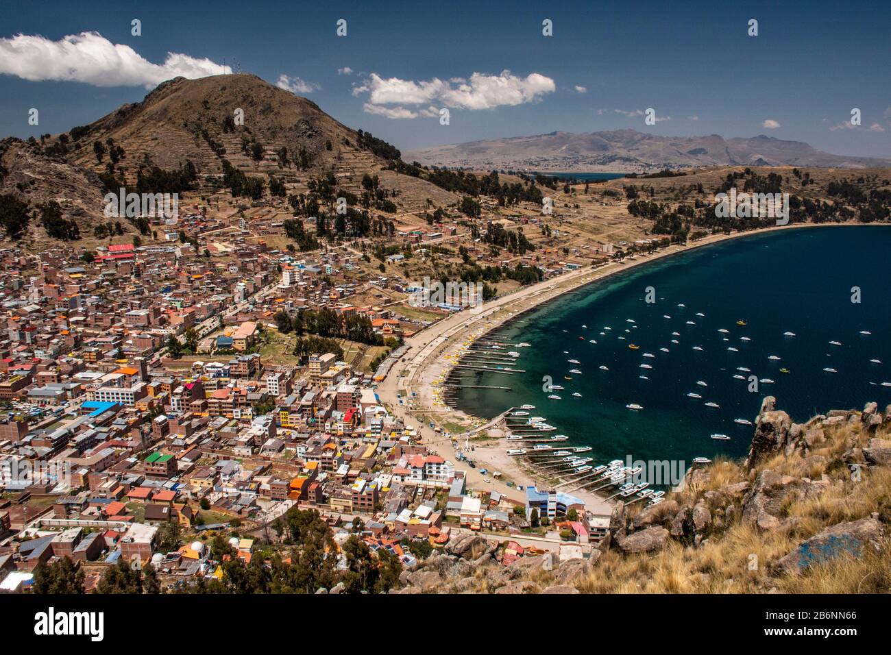 Vue panoramique sur le lac Titicaca Copacabana, Bolivie Banque D'Images