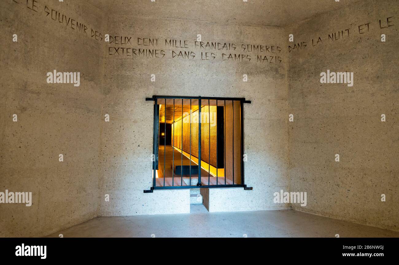Entrée fermée au bar de la crypte du mémorial des martyrs de la Déportation, Paris, France Banque D'Images
