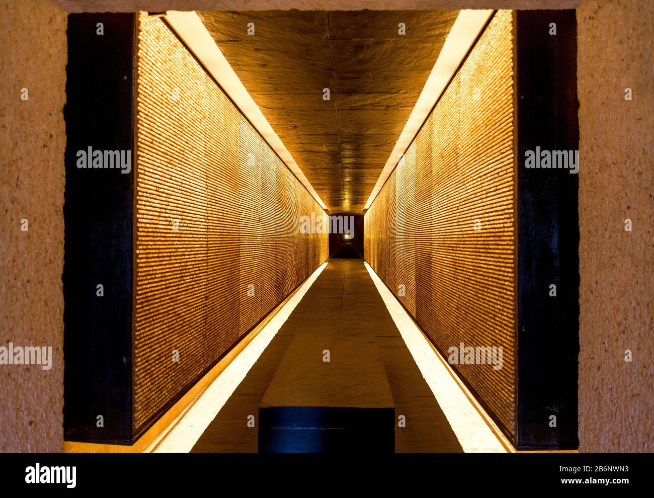 Hall lumineux pittoresque à l'intérieur du mémorial des martyrs de la Déportation, Paris, France Banque D'Images