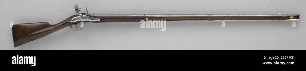 Geweer van de VOC a rencontré wapen van Amsterdam Gun avec le flintlock du VOC et les bras d'Amsterdam. Le ramrod est ijzer. Fabricant : gunsmith: Solingen Lieu de fabrication: Amsterdam Date: 1725 - 1798 matériau: Laiton de fer Dimensions: L 151 cm. × h 23 cm. D × 7 cm. G × 4,2 cm. Objet: 1725 - 1798 Banque D'Images