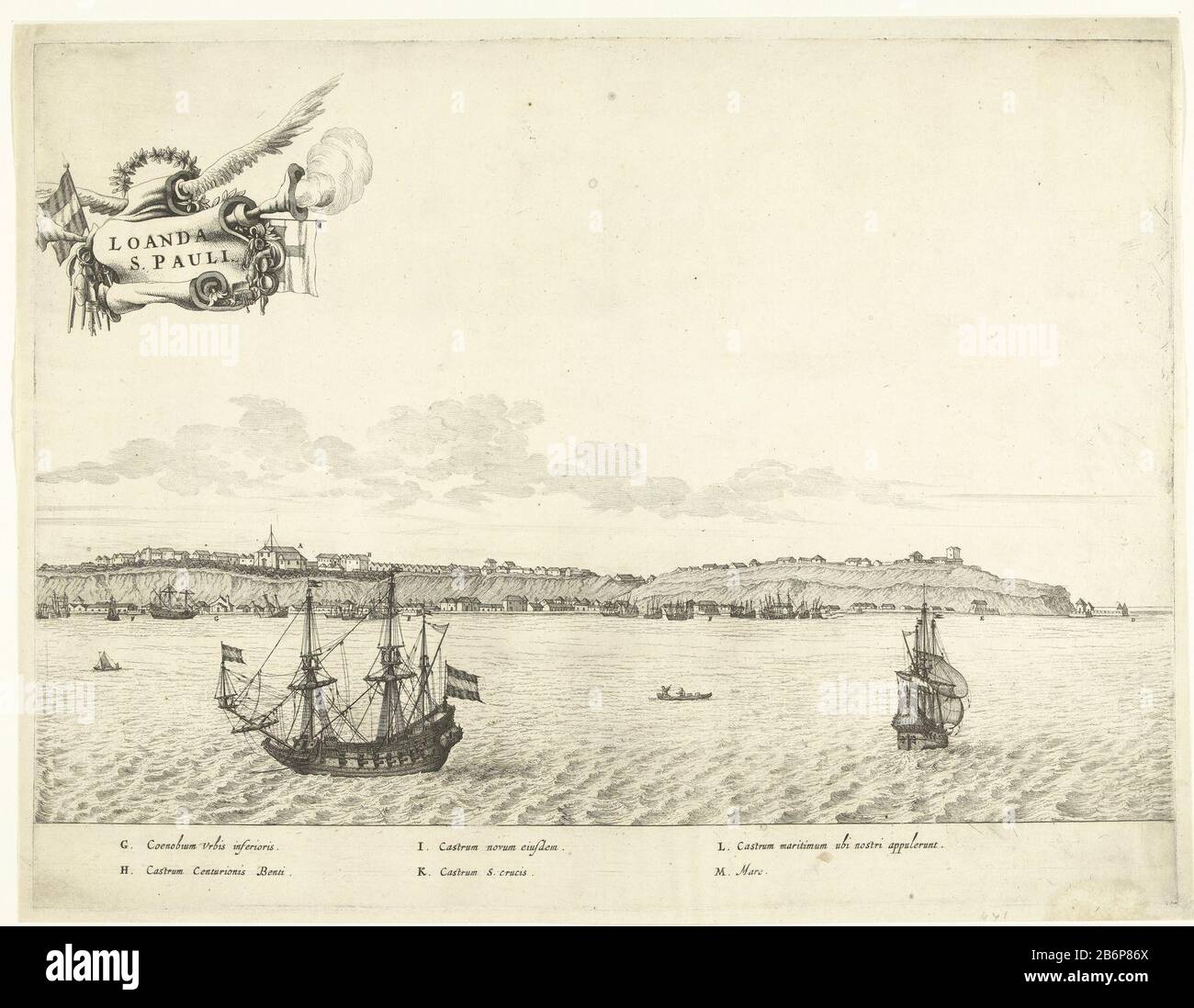 Gezicht op Luanda (rechterhelft), CA 1641 Loanda S Pauli (objet titel op) vue de Luanda (São Paulo de Luanda) Angola (moitié droite), vers 1641. Plaque droite une grande idée a pressé deux plaques. La ville capturée par une flotte néerlandaise commandée par WIC Cornelisz Cornelis Jol, alias Houteété le 24 août 1641. Pour la côte plusieurs navires néerlandais. Dans le ciel, une bande aimée ornée du titre de deux cornes de fumée, drapeaux et couronnes. Dans la légende expliquant les lettres G-M de Latijn. Fabricant : printmaker Jan van Brosterhuyzen (attribué à) printmaker: Salomon Saverynaar dessin de Jansz français. Po Banque D'Images