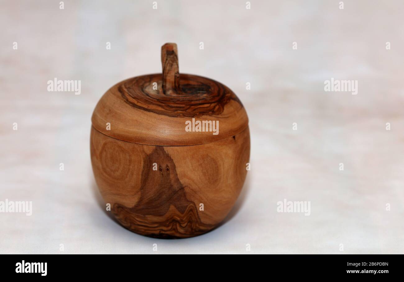 Boîte en bois de pomme en bois d'olive Banque D'Images