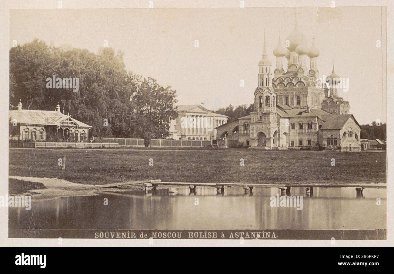 Onderdeel van Reisalbum Europese steden, vermoedelijk Zadventices. Fabricant : fotograaf: AnoniemPlaats fabrication: Moskou Dating: 1878 - 1890 kenmerken physique: Aluminedrak matériau: Fotopapier Techniek: Aluminedrak Dimensions: H 90 mm × b 152 mm Objet: Église orthodoxe russe Banque D'Images