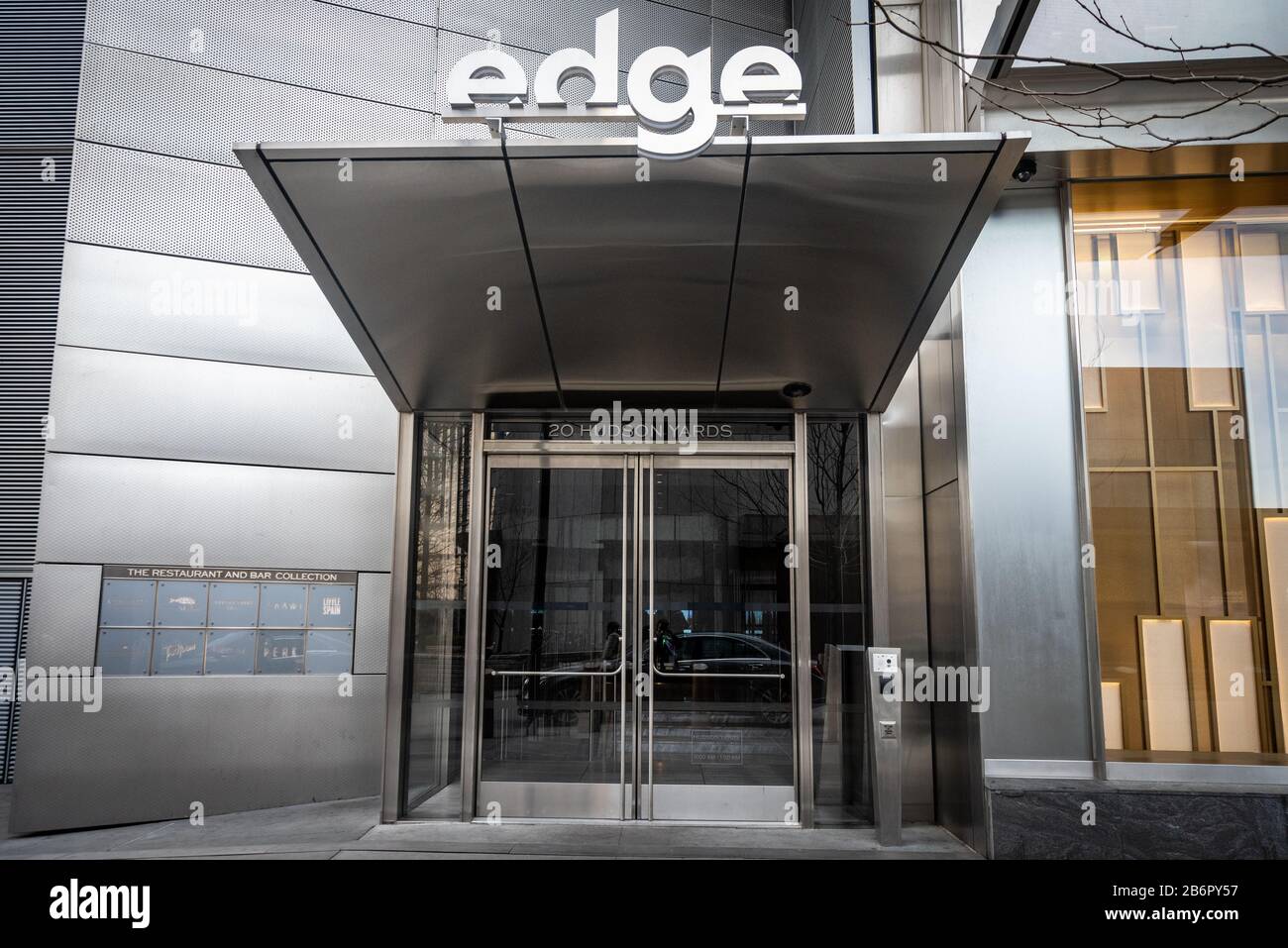 L'entrée de 'Edge' - la plus haute terrasse extérieure de l'hémisphère occidental - le jour d'ouverture à New York le 11 mars 2020. Le bord s'élève à 1,131 pieds dans l'air du coeur de Hudson Yards et offre une vue incomparable sur la ville de New York. (Photo De Gabriele Holtermann-Gorden/Sipa Usa) Crédit: Sipa Usa/Alay Live News Banque D'Images