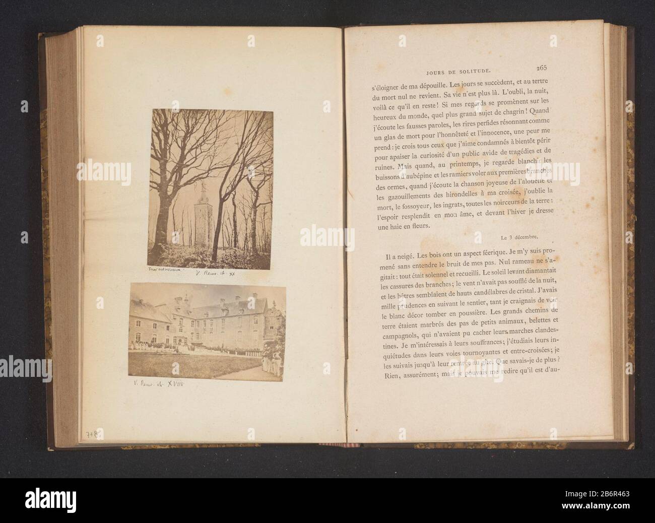 Gezicht op een groep onbekende personen voor een gebouw vue d'un groupe de personnes inconnues pour un type d'objet de bâtiment: Page photo Numéro d'article: RP-F 2001-7-1240-8 Inscriptions / marques: Inscription, recto, manuscrit: 'V. [...] ch.XVIII' Fabricant : Photographe: Anonyme Date: CA. 1872 - ou pour 1877 matériau: Technique papier: Albumen dimensions imprimées: Photo: H 52 mm × W 86 mmToelichtingFoto recto page 265. Objet: Personnalités historiques anonymes Représentées dans un groupe, dans une architecture civique de groupe-portrait; édifices; habitations Banque D'Images