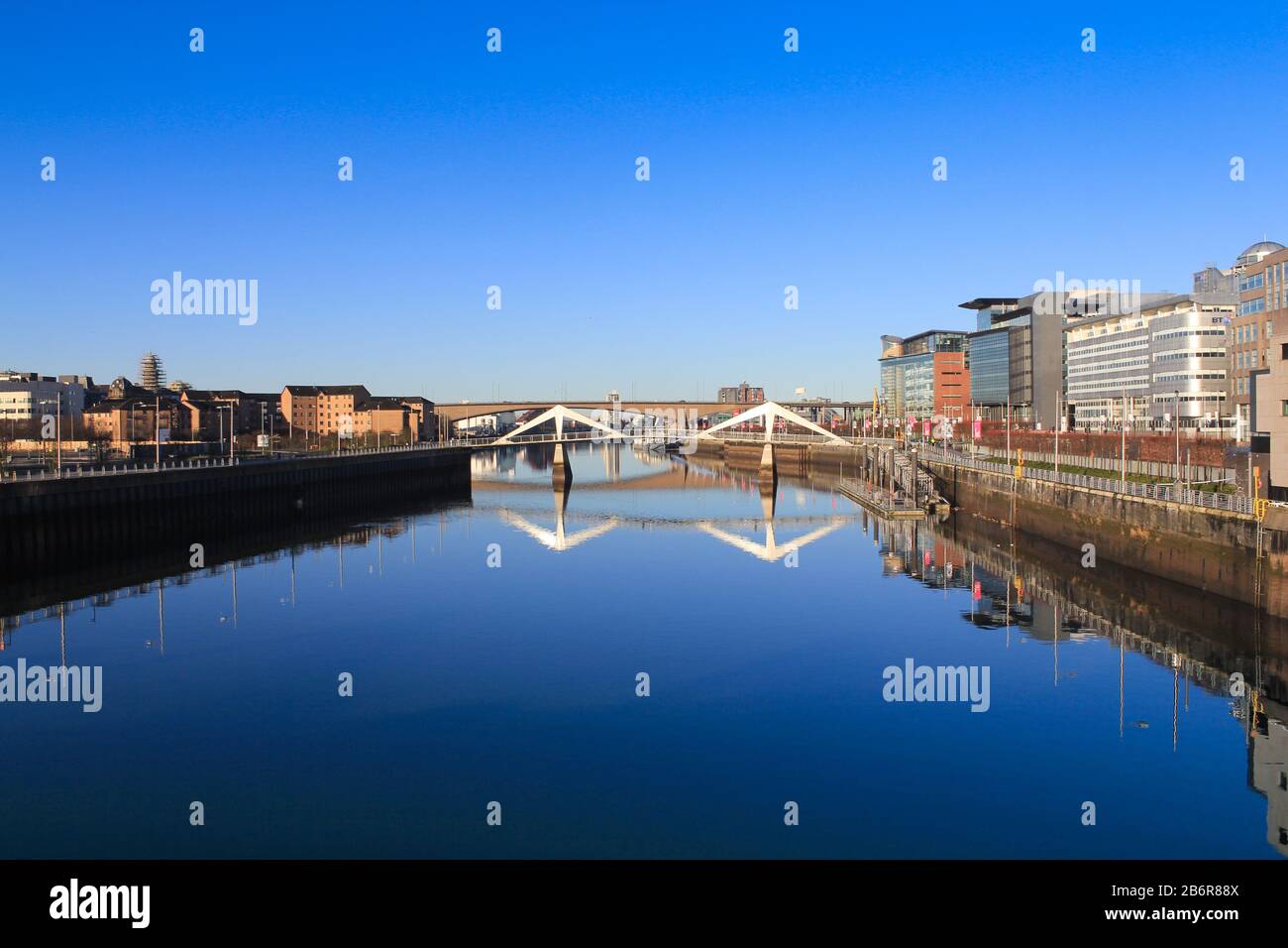 Clyde River Glasgow en début d'été. Banque D'Images