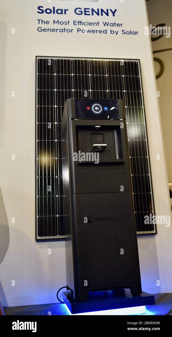 Watergen Solar Genny, primé, produit de l'eau potable potable et sûre à partir de l'air, alimentée par le soleil, exposée au ces, Las Vegas, NV, États-Unis. Banque D'Images