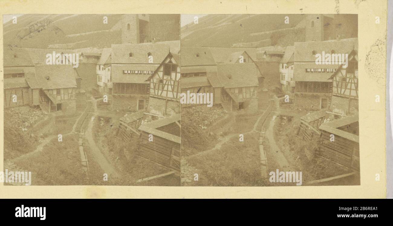 Vue du village de Bacharach, DuitslandPaysage à Bacharach (objet titre) Bords du Rhin (objet titre de la série) Type de bien: Stéréo photo Numéro de l'article: RP-F F13791 Inscriptions / marques: Numéro, verso, imprimé ' no 91' Fabricant : photographe: Fabrication anonyme: Bacharach Date: 1861 - 1870 matériel: Carton technique: Technique: Dimensions de l'imprimé albumen: Milieu secondaire: H 86 mm × W 172 mm Objet: Périphérie du village où: Bacharach Banque D'Images