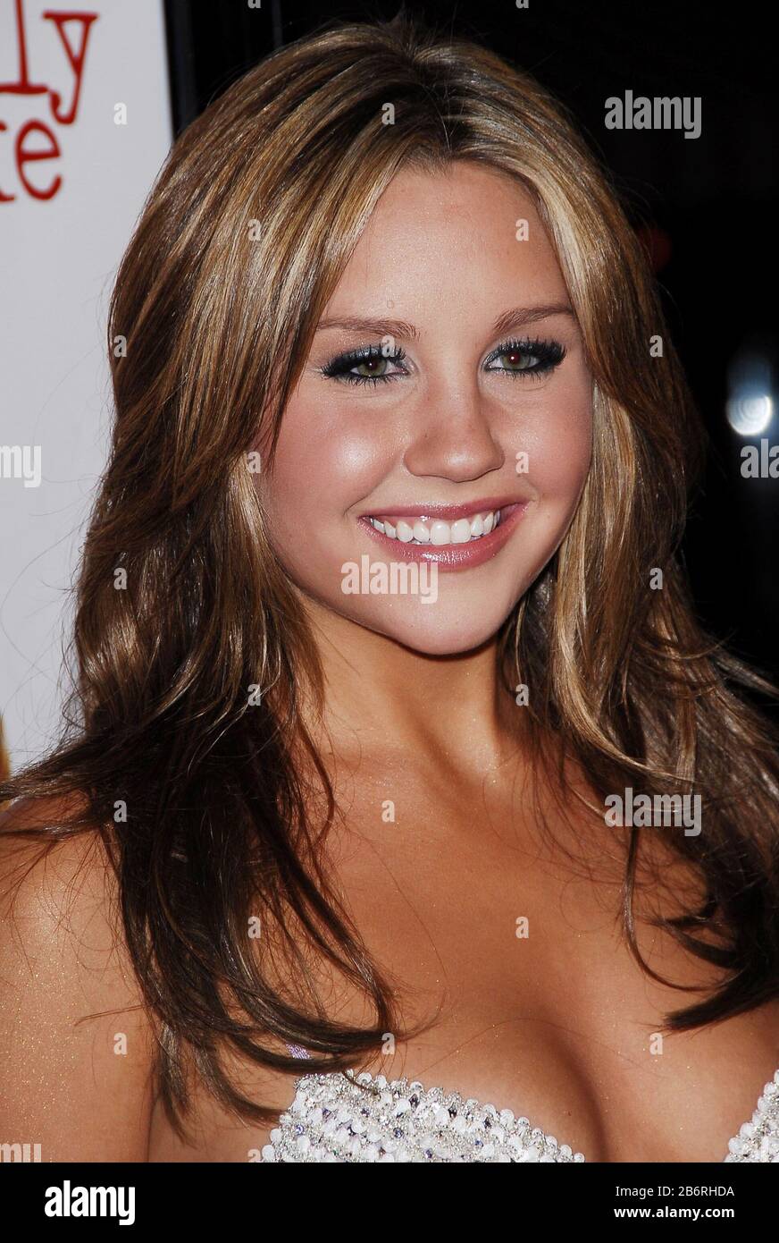 Amanda Bynes à la première de Los Angeles de 'She's The Man', qui s'est tenue au Mann Village Theatre de Westwood, Californie. L'événement a eu lieu le mercredi 8 mars 2006. Photo par: SBM / PictureLux - Tous droits réservés - référence de fichier # 33984-1189SBMPLX Banque D'Images