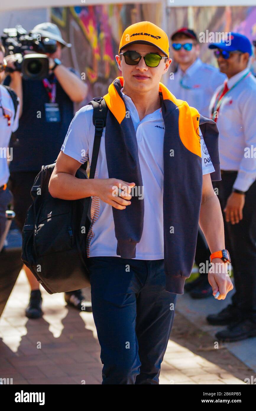 Melbourne, Australie. 12 mars 2020. Lando Norris de l'équipe McLaren F1 arrive au Grand Prix australien de Formule 1 2020 crédit: Chris Putnam/ZUMA Wire/Alay Live News Banque D'Images