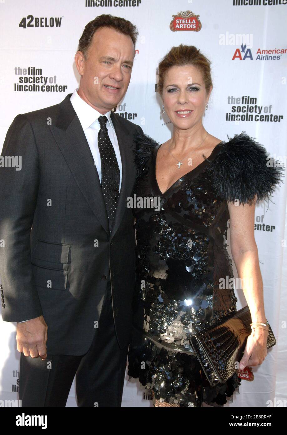 ***PHOTO DU FICHIER*** Tom Hanks et Rita Wilson Test Positif Pour Coronavirus*** Tom Hanks et Rita Wilson assistent à la 36ème édition Du gala de la Société du film de Lincoln Centre, en hommage à Tom Hanks à Alice Tully Hall à New York. 27 Avril 2009 Crédit: Dennis Van Tine/Mediapunch Banque D'Images