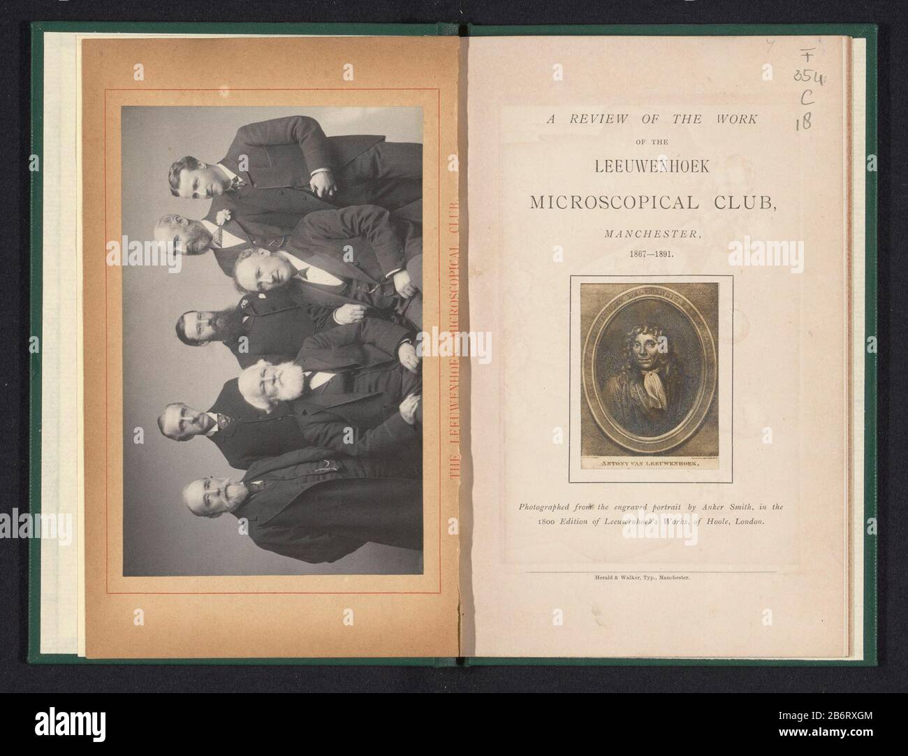 Groepsportret van zeven mannen van The Leeuwenhoek Microscopical Club Manchester The Leeuwenhoek Microscopical Club (titel op object) Portrait du groupe de sept hommes du Leeuwenhoek Microscopical Club ManchesterThe Leeuwenhoek Microscopical Club (title object) Type de bien: Photo Numéro d'article: RP-F-Manchester-2001 Photographe: 30-2-2-2-2-2-1-2-1-1-1-1-2-1-1-1-1 Mar-1890 matériau: Technique du papier: Dimensions de l'empreinte carbone: Photo: H 100 mm × W 155 mmToelichtingFoto contraire titelpagina. Objet: Homme adulte Banque D'Images