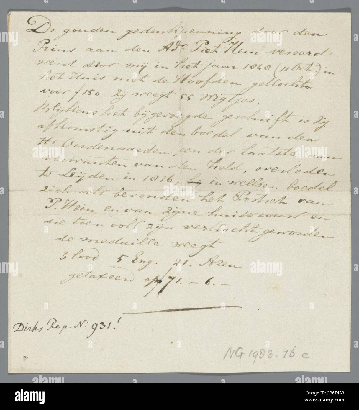 Handgeschreven briefje bij Piet-Heinpenning Note manuscrite unique: La médaille commémorative de l'or par le / aan den Prince .... Dirks Rep.N: 931 ! Fabricant Créateur: Créateur: Fabrication anonyme: Pays-Bas Date: Après 1848 matériau: Technologie de l'encre de papier: Dimensions de la lettre: L 12.7 cm. B × 12 cm. Notes Piet Heyn reçoit la médaille, Où: Accompagne cette lettre comme hommage du gouverneur le prince Frederick Henry de la conquête de la flotte de trésors espagnols en espagnol en 1628 dans la baie de Matanzas. Objet: Conquête de la flotte d'argent Quand: 1848 - 1848 Wie: Pieter Pietersz . Heyn Banque D'Images