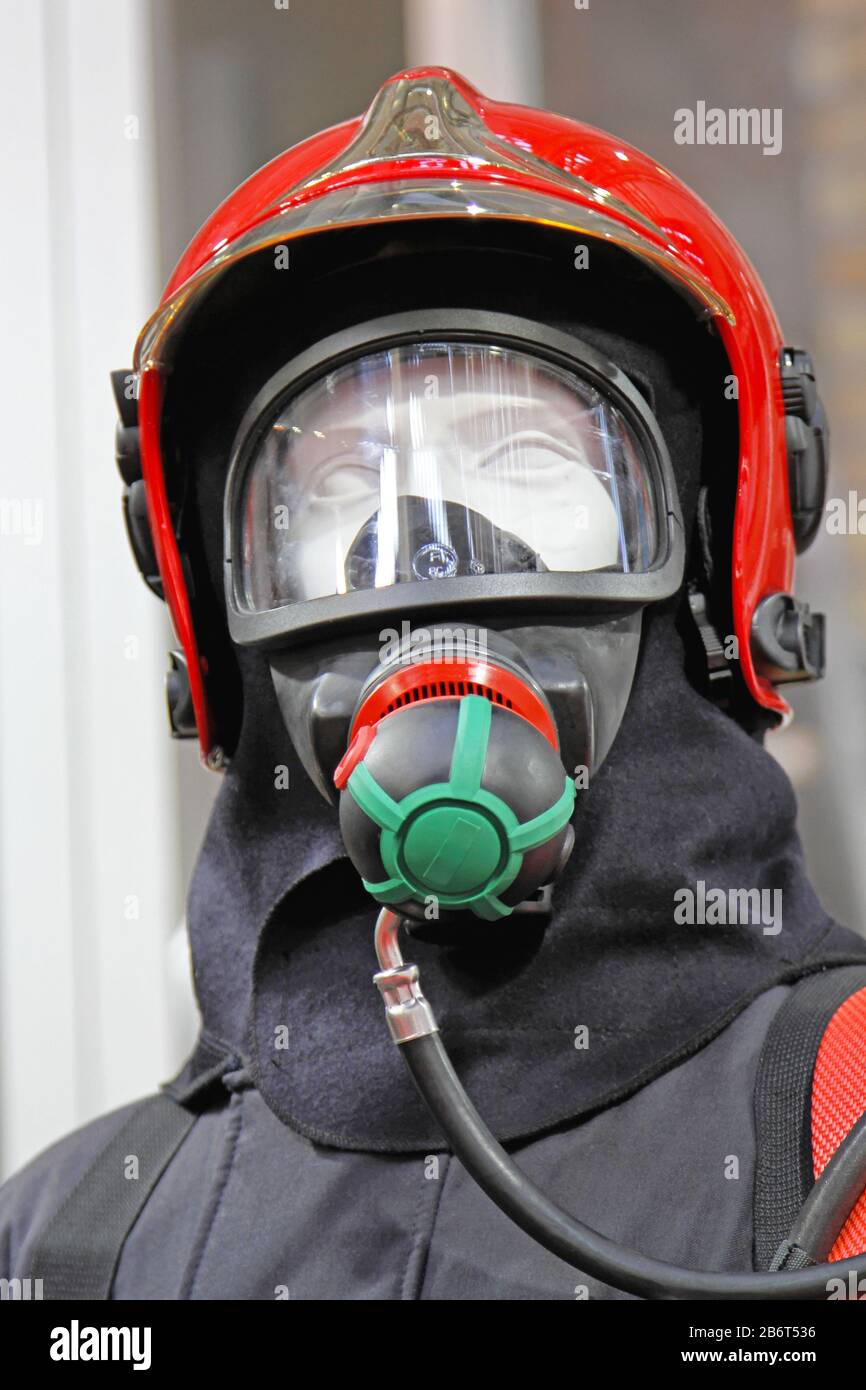 Costume de pompier et un équipement de protection respiratoire autonome  Photo Stock - Alamy