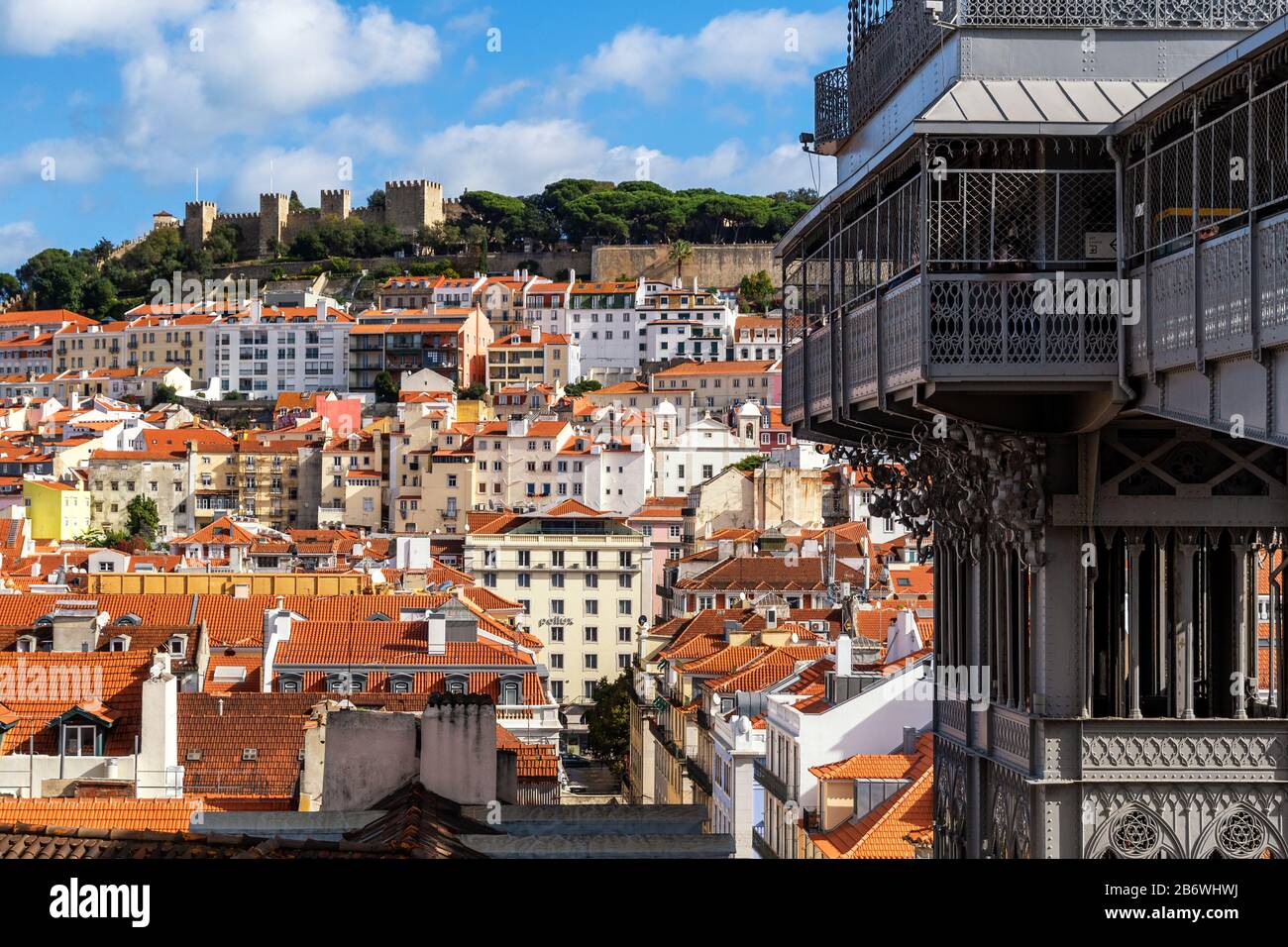 Le Elevador de Santa Justa et la vieille ville de Lisbonne Banque D'Images
