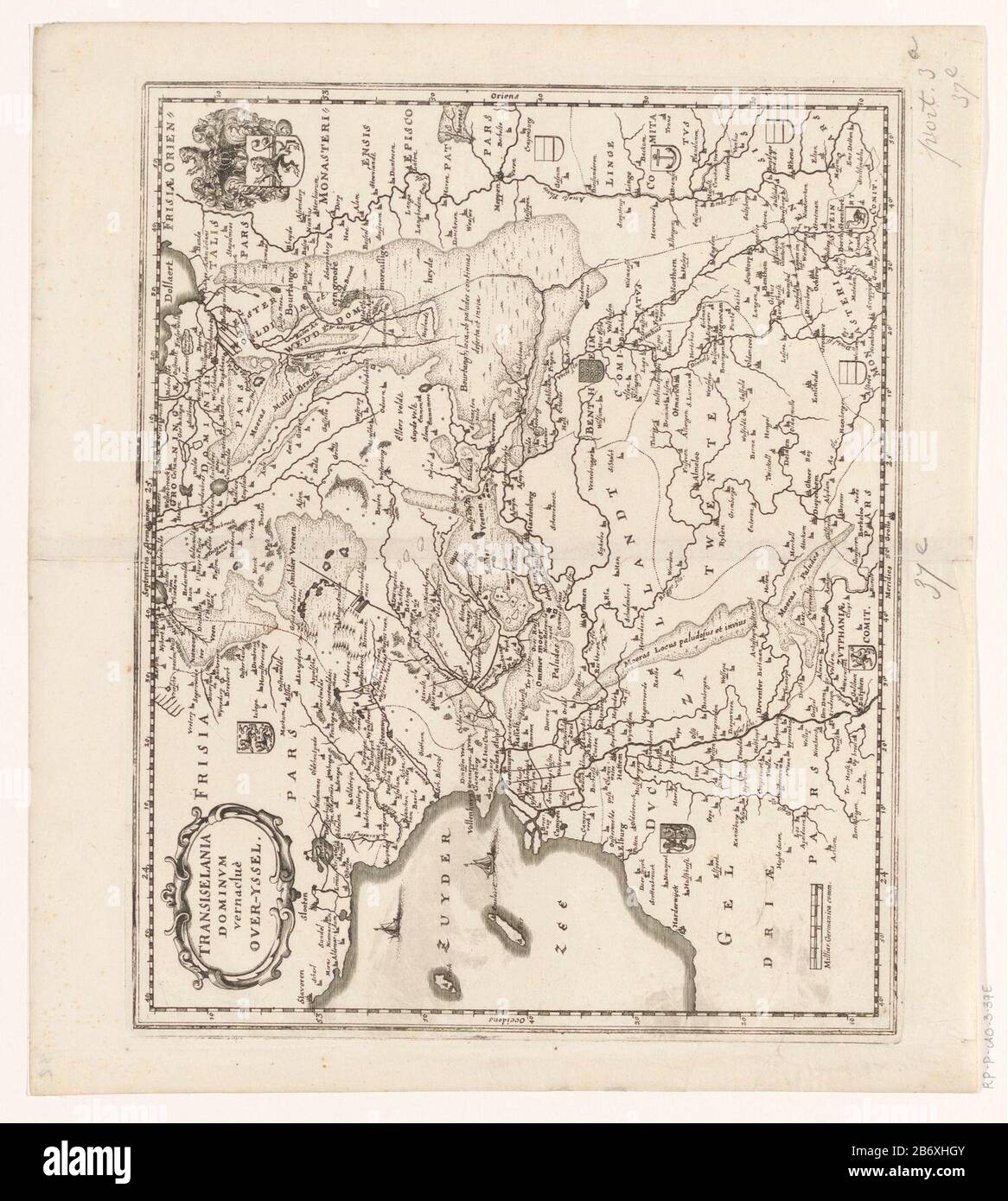 En haut à gauche le titre cartouche, à gauche sous une barre d'échelle : Milliar. Comm. Germanica Bras supérieur droit d'Overijssel. Répartition du degré le long de la randen. Fabricant : printmaker: Caspar Merian Editeur: Caspar Merian Lieu de fabrication: Francfort Date: 1654 - env. 1700 Caractéristiques physiques: Gravure et engrafage matériau: Technique du papier: Engraa (impression) / dimension de gravure: Bord de la plaque: H 259 mm × W 322 mmToeliechtPrent utilisé: Zeiller, Martin. M.Z. Topographia Circi Burgundici Beschreibung oder Abbildung une eigentliche Vornehmsten Örter in dem Hochlöblichen Burgund- un Niderlandischen C Banque D'Images