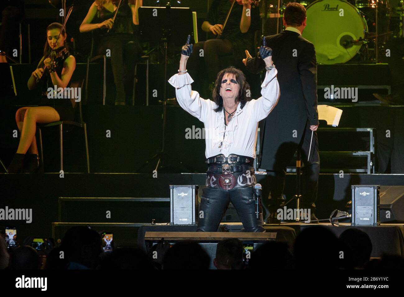 10.03.2020, Alice Cooper vit sur scène à ROCK RENCONTRE CLASSIQUE 2020 dans le Tempodrom de Berlin. | utilisation dans le monde entier Banque D'Images