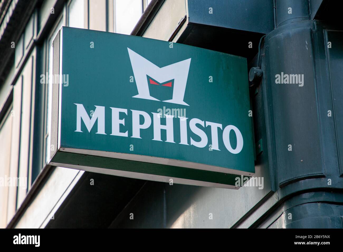 Mephisto marque sale