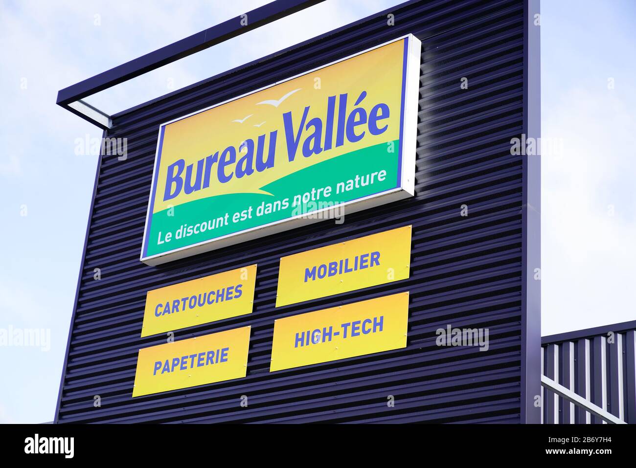 Bordeaux , Aquitaine / France - 10 23 2019 : logo bureau Vallée panneau de boutique de panneaux pour fournitures de bureau magasin d'équipement vallée Banque D'Images